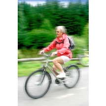 Zdrowy styl życia, regularna aktywność fizyczna wpływa na samopoczucie kobiety i zwiększa jej szanse na długie życie w zdrowiu