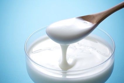 Jogurt, kefir, serwatka - te produkty pomagają w utrzymaniu lub odbudowie prawidłowej flory bakteryjnej jelit