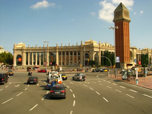 Plac Hiszpański w Barcelonie.     