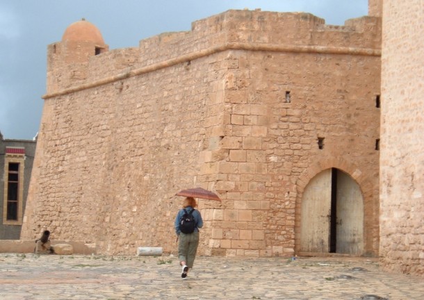 Al-Burdż al-Kabir turecki fort z XVI wieku stoi na miejscu pałacu Ubajad Allacha  