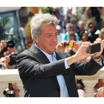 Dustin Hoffman w Cannes też robił zdjęcia. Rok 2011.   