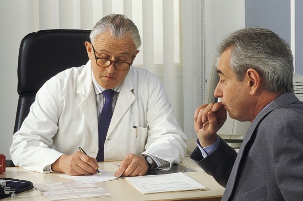 Baczną obserwację urolog może zaproponować mężczyźnie z  niewielkimi dolegliwościami, w początkowym stadium choroby.   