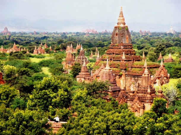 Na obszarze 40 km kwadratowych, w zachwycającym Bagan, znajduje się ok. 2000 świątyń.                   