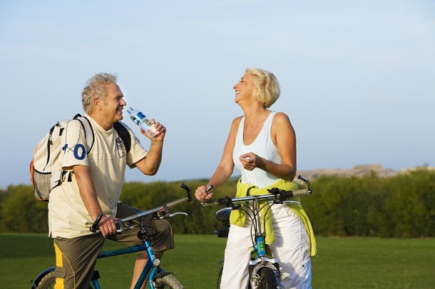 Jazda na rowerze to nie tylko zdrowy, ale i przyjemny sposób na wspólne spędzanie czasu   